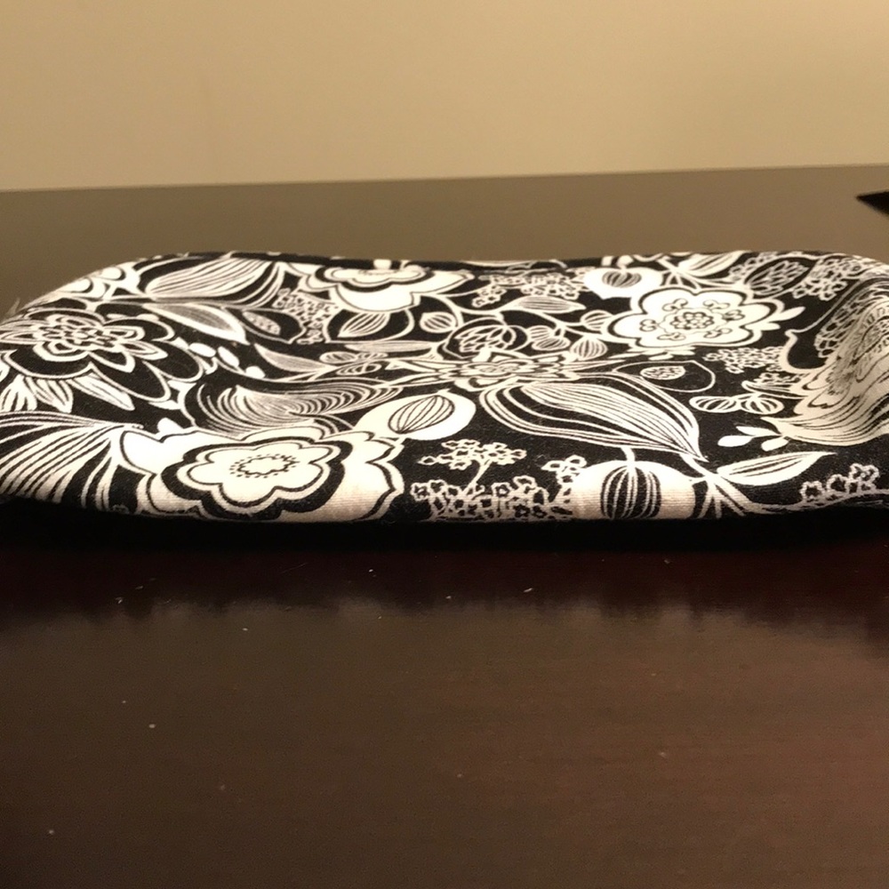 Small bag (Cosmetics,hair accessories,travel,etc) - Picture 5 of 5